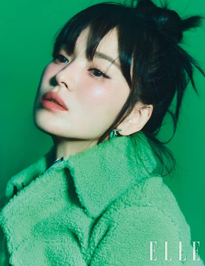 Song Hye Kyo xinh điên đảo trên tạp chí đầu năm, khoe trọn sắc vóc ''''lão hóa ngược'''' càng ngắm càng mê - ảnh 3