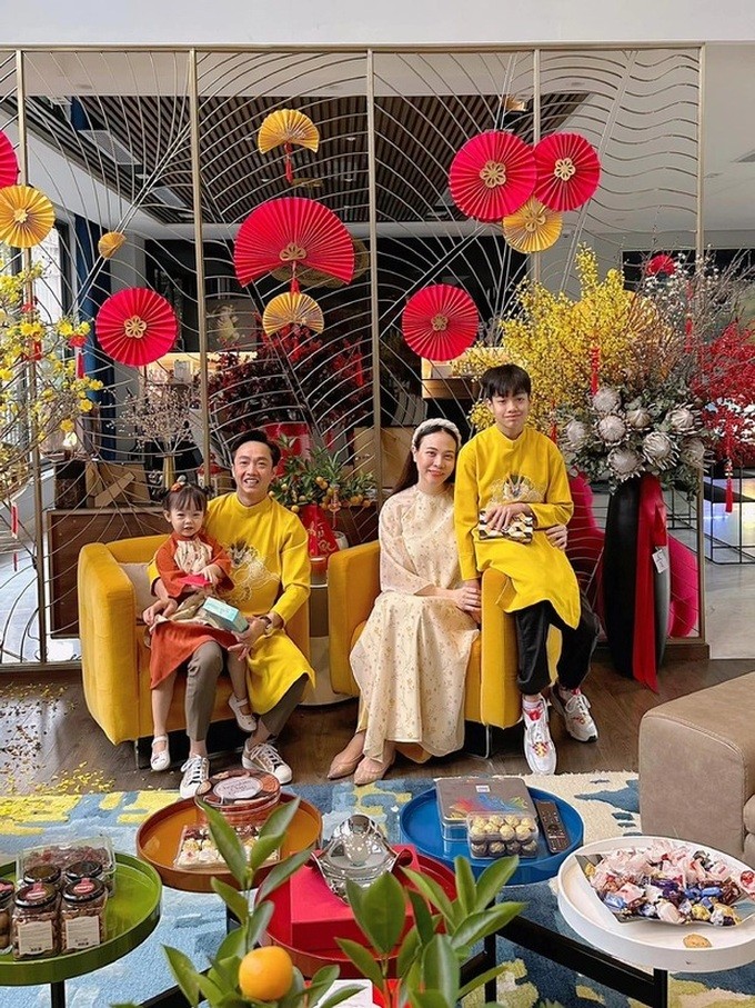 Dàn sao Việt ‘đọ sắc’ với áo dài dịp năm mới - ảnh 7