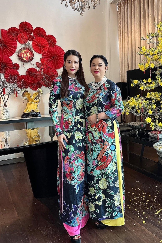 Dàn sao Việt ‘đọ sắc’ với áo dài dịp năm mới - ảnh 3