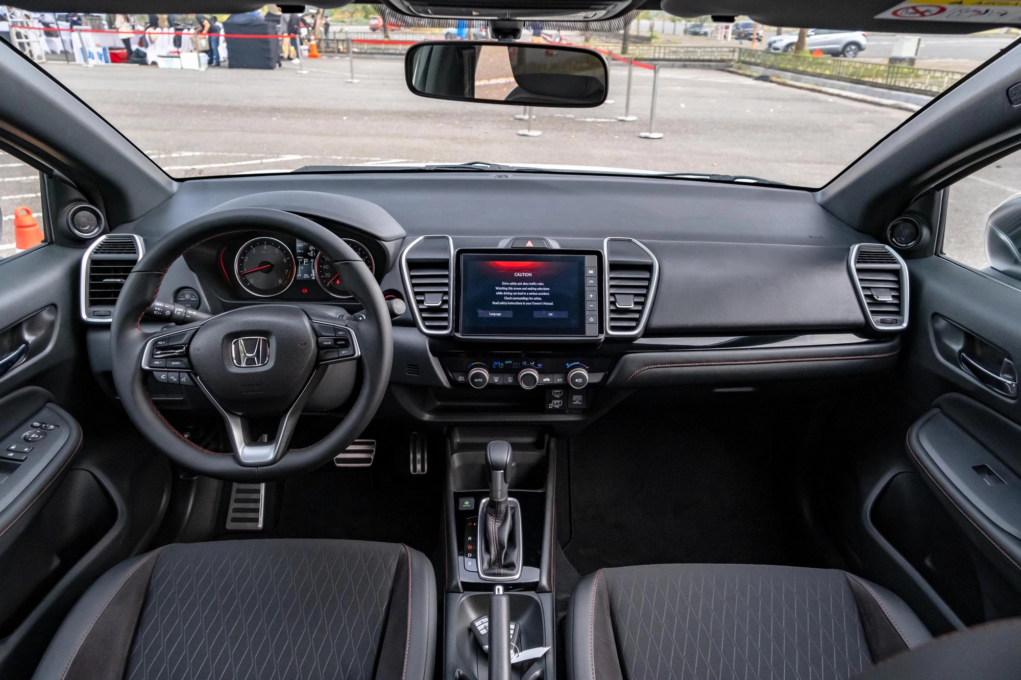 Người dùng Toyota Raize và Honda City RS cùng đánh giá xe sau hơn 10.000 km: Chỉ chênh 50 triệu đồng nhưng trải nghiệm khác xa nhau - ảnh 6
