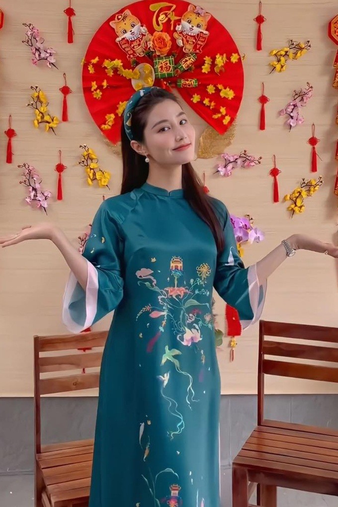 Dàn sao Việt ‘đọ sắc’ với áo dài dịp năm mới - ảnh 10