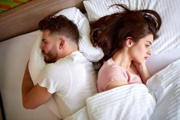 Vì sao các cặp vợ chồng trên 50 tuổi cần ngủ riêng giường? Những người đã từng đến đây cho bạn biết 3 lợi ích đặc biệt - ảnh 4