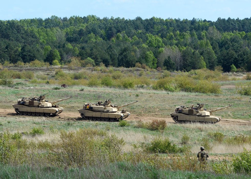 NATO cung cấp xe tăng chiến đấu chủ lực cho Ukraine: Hiện thực và những câu hỏi đặt ra - ảnh 5