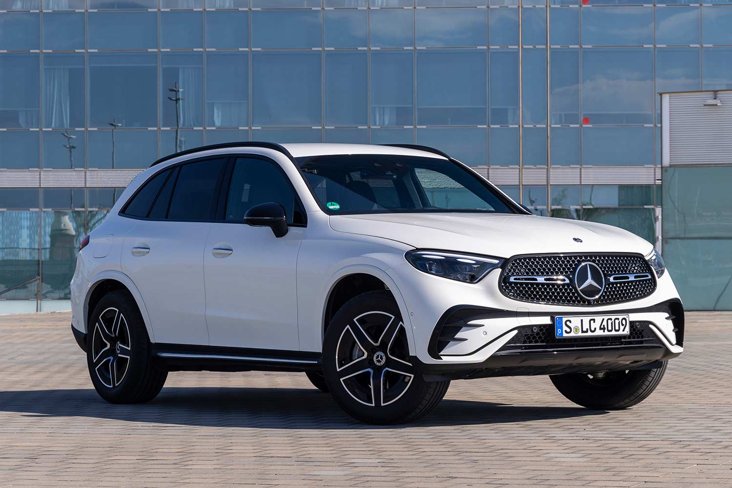 Mercedes-Benz GLC 2023 giá dự kiến tới 2,9 tỷ đồng tại Việt Nam: Đắt hơn BMW X3 nửa tỷ, nhập với số lượng ít - ảnh 1