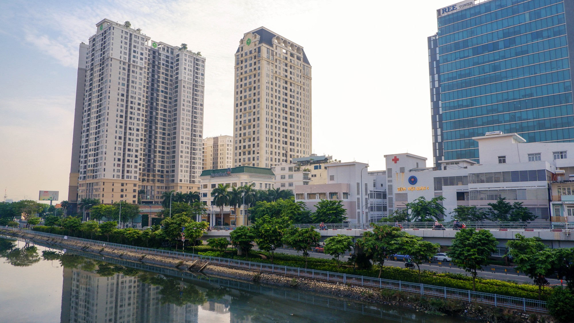 Giá căn hộ cao ngất ngưởng tại quận có mật độ dân số cao nhất Việt Nam - ảnh 4