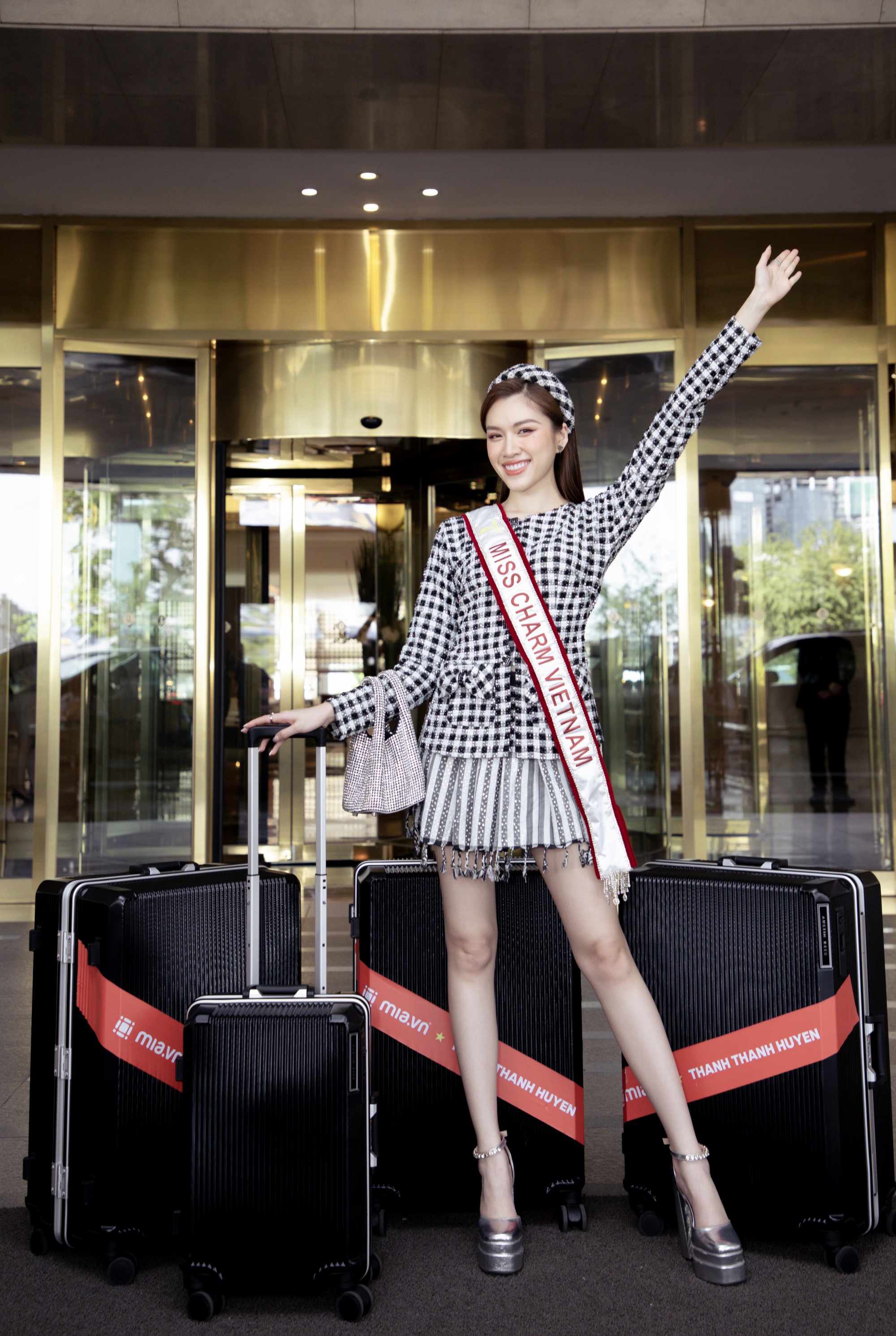 Thanh Thanh Huyền khoe nhan sắc ''visual'' giữa dàn thí sinh trong ngày đầu tham gia Miss Charm 2023 - ảnh 3