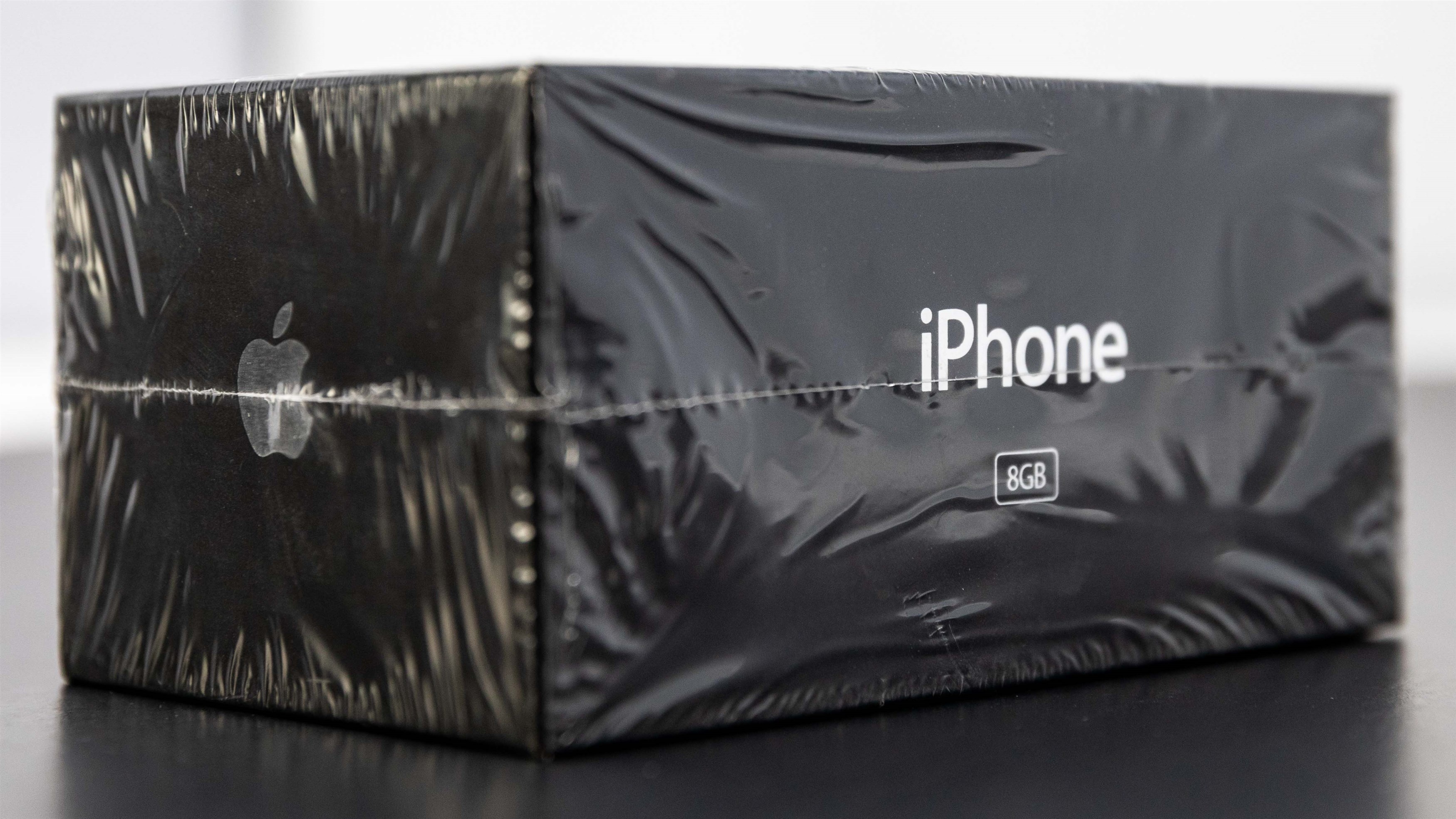 iPhone đời đầu nguyên hộp được rao bán, giá dự kiến 50.000 USD - ảnh 3