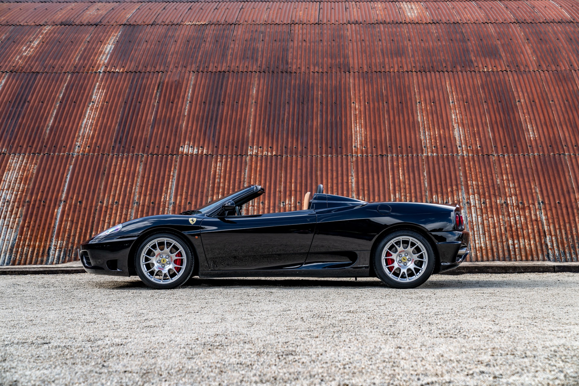Chi tiết siêu xe Ferrari 360 Spider của David Beckham - ảnh 6