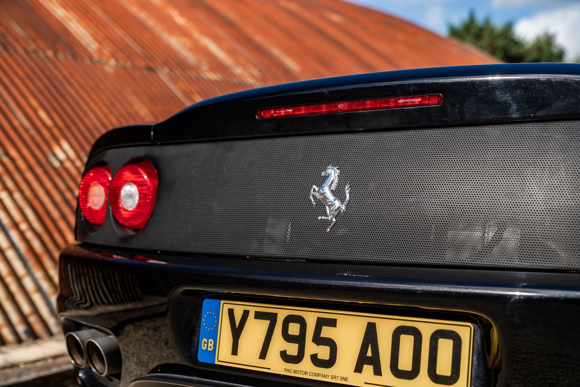 Chi tiết siêu xe Ferrari 360 Spider của David Beckham - ảnh 11