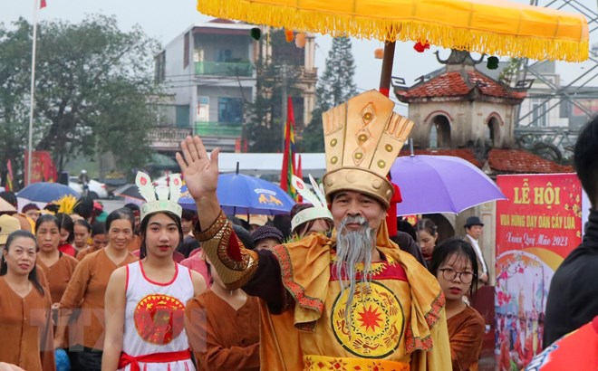 Độc đáo Lễ hội Vua Hùng dạy dân cấy lúa ở Phú Thọ - ảnh 8