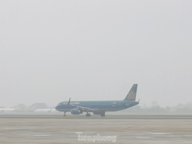 Thời tiết xấu, mù mịt, mưa phùn có ảnh hưởng đến hoạt động của sân bay Nội Bài? - ảnh 5