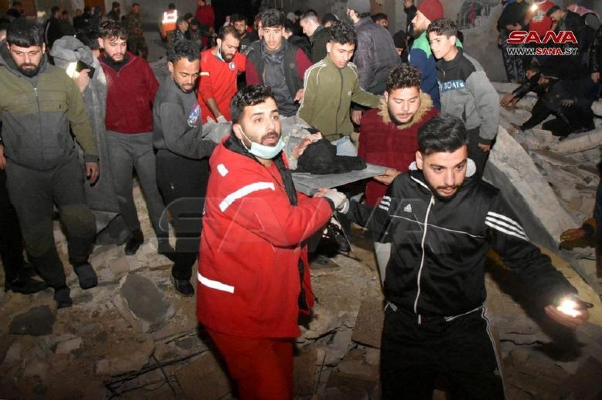 Toàn cảnh trận động đất làm rung chuyển Syria và Thổ Nhĩ Kỳ, 560 người thiệt mạng - ảnh 11