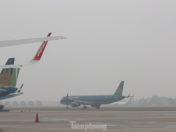 Thời tiết xấu, mù mịt, mưa phùn có ảnh hưởng đến hoạt động của sân bay Nội Bài? - ảnh 6