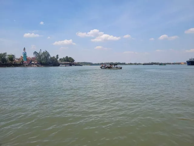 Vụ lật thuyền ở sông Đồng Nai: Chồng nạn nhân đau lòng vì mất vợ lẫn con, nhân chứng kể lại đầu đuôi - ảnh 10