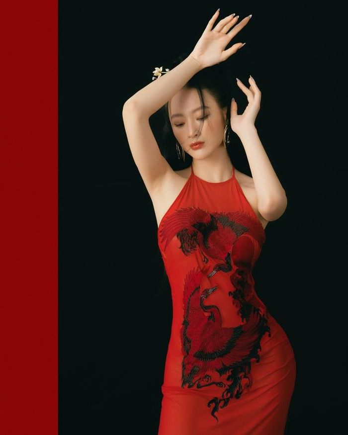 ‘Người đẹp cơ bắp’ Angela Phương Trinh lấy lại vẻ mềm mại để tái xuất showbiz - ảnh 7