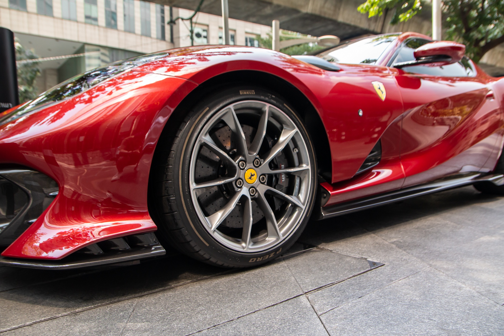 Ferrari 812 Competizione đầu tiên tại Thái Lan, giá từ 2,2 triệu USD - ảnh 5