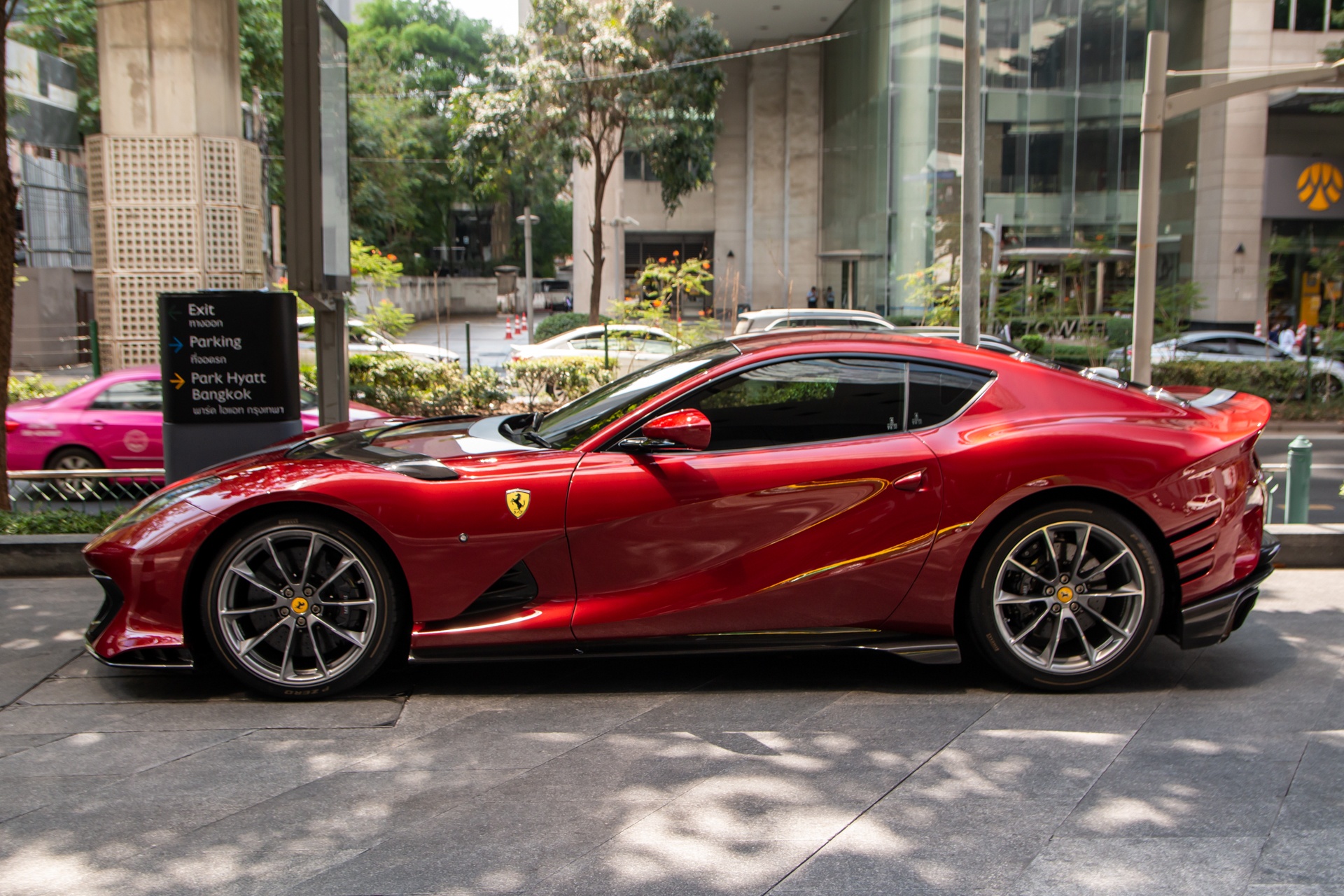 Ferrari 812 Competizione đầu tiên tại Thái Lan, giá từ 2,2 triệu USD - ảnh 13