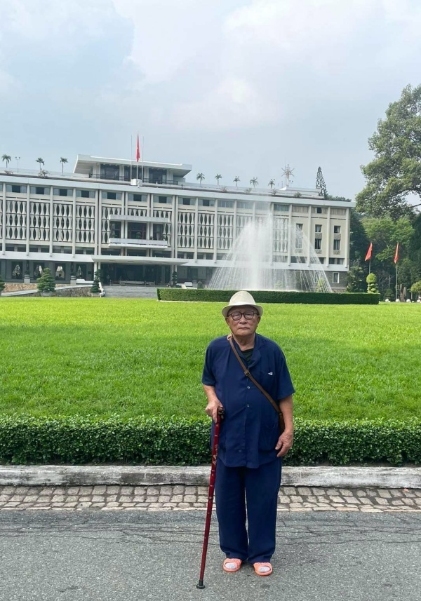 Cháu gái đưa ông ngoại 88 tuổi đi du lịch SG sau 2 năm thuyết phục - ảnh 5