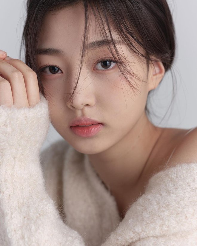 Em gái Jihyo (TWICE) bất ngờ debut làm diễn viên: Nhan sắc thế nào mà được gọi là ”bản sao Jennie”? - ảnh 4