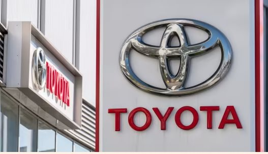 ‘Toyota đang có một lỗ hổng nghiêm trọng trong cuộc đua xe điện’ - ảnh 2