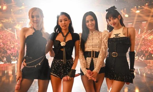Netizen tung “bằng chứng” Black Pink gia hạn hợp đồng với YG Entertainment giữa lúc vướng nghi vấn tan rã - ảnh 5