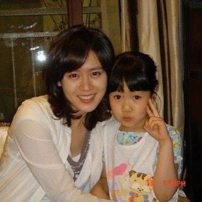 17 năm trôi qua Son Ye Jin giờ đã lên chức mẹ còn cô bé năm xưa ''dậy thì thành công'' và sở hữu tài sản hàng chục tỷ - ảnh 2