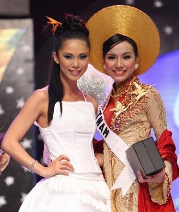 Mỹ nhân Việt ra sao khi đọ sắc đương kim Miss Universe? - ảnh 11