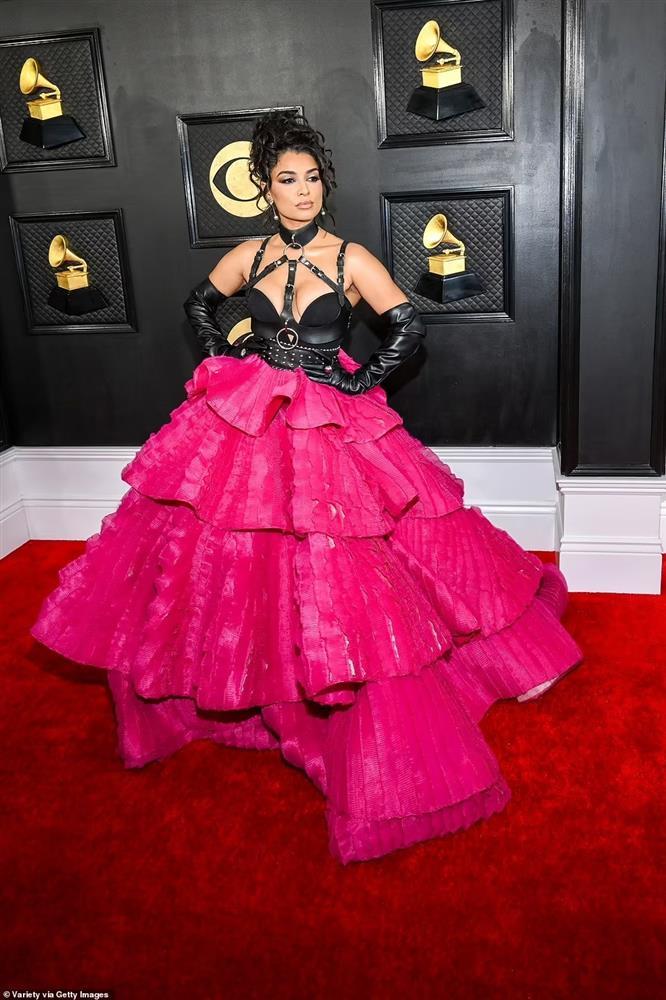 Những trang phục thảm họa nhất trên thảm đỏ Grammy 2023 - ảnh 12