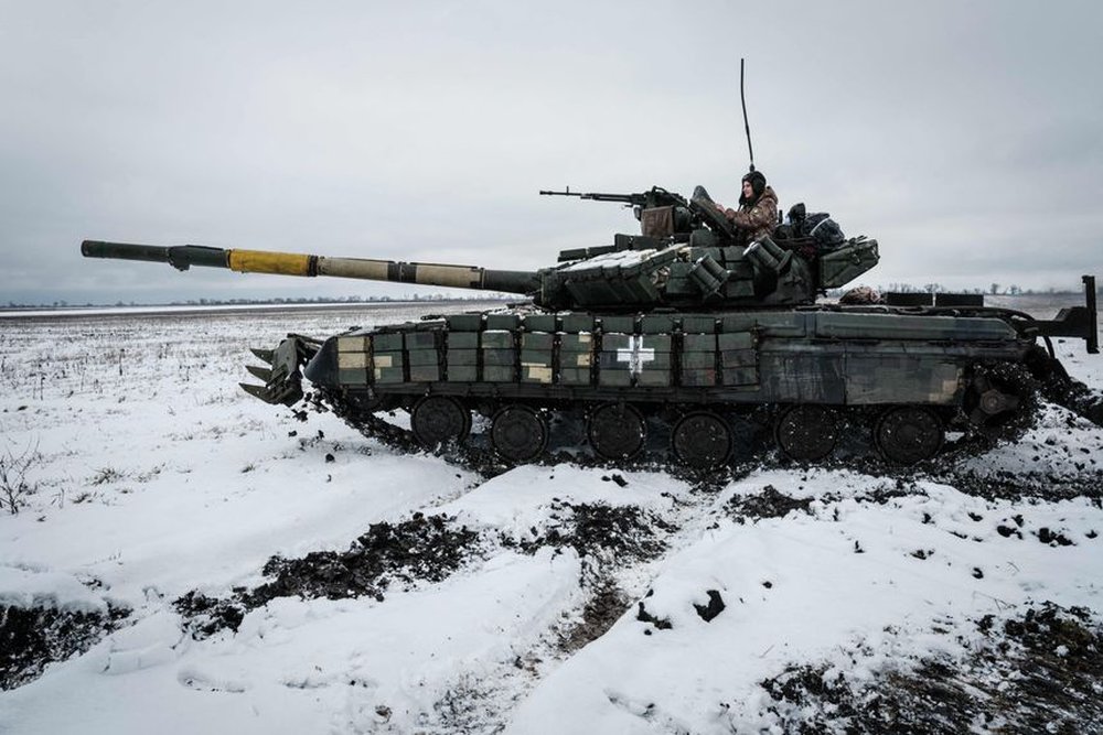 Nga gây áp lực trên khắp tiền tuyến với Ukraine, có nơi quân số đông gấp 10 lần - ảnh 1