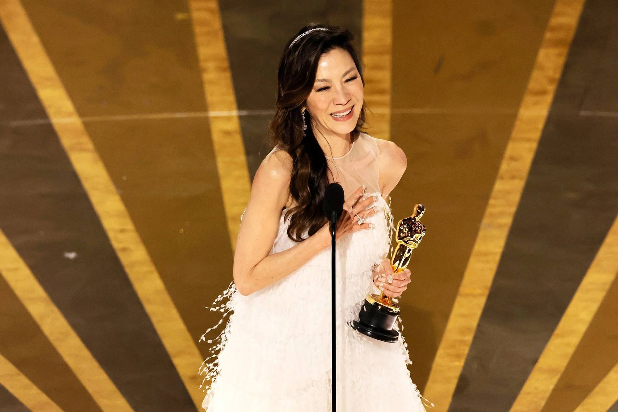 Đằng sau lời phát biểu nhận giải Oscar ở tuổi ngoài 60 của Dương Tử Quỳnh là “triệu điều” nhắn gửi - ảnh 1