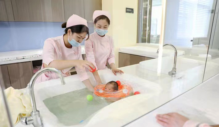 Mẹ bỉm sữa Trung Quốc vung tiền hưởng ''Khách sạn ở cữ'' sang trọng: Giải tỏa mệt mỏi sau sinh bằng dịch vụ tốt nhất và... tránh xa gia đình vài tuần - ảnh 4