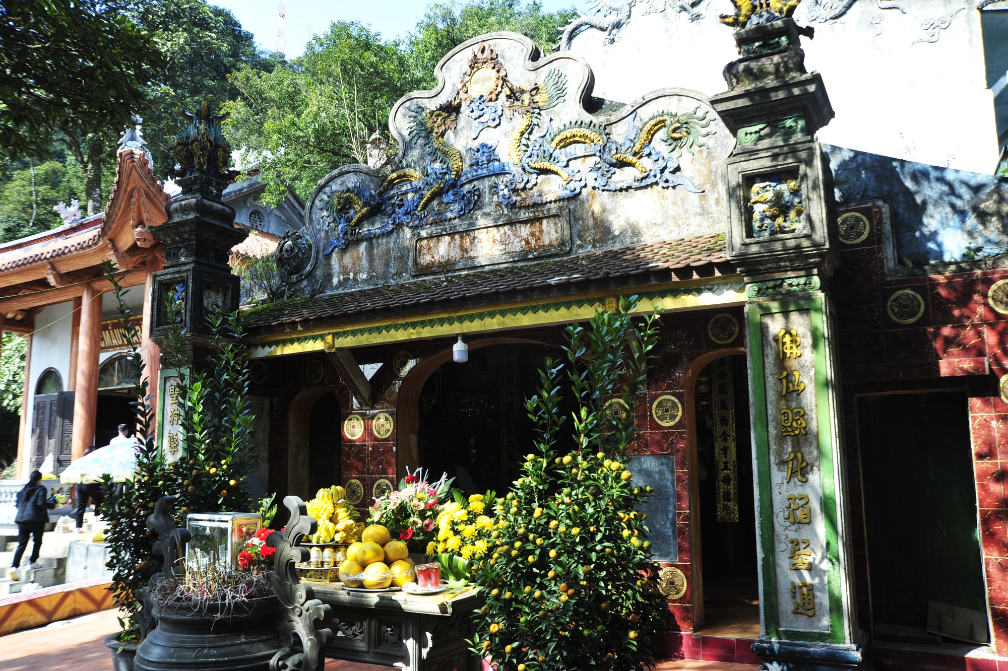 Thăm ngôi đền trăm tuổi nằm giữa đại ngàn rừng xanh Tam Đảo - ảnh 8