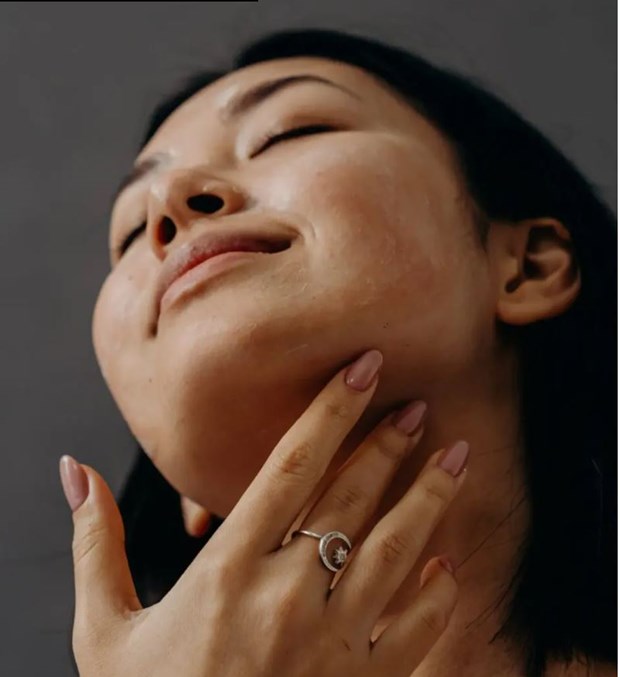 5 quy tắc cần biết khi chăm sóc da bằng liệu pháp massage Guasha - ảnh 4
