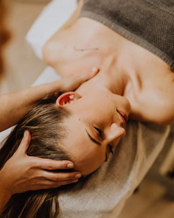 5 quy tắc cần biết khi chăm sóc da bằng liệu pháp massage Guasha - ảnh 2