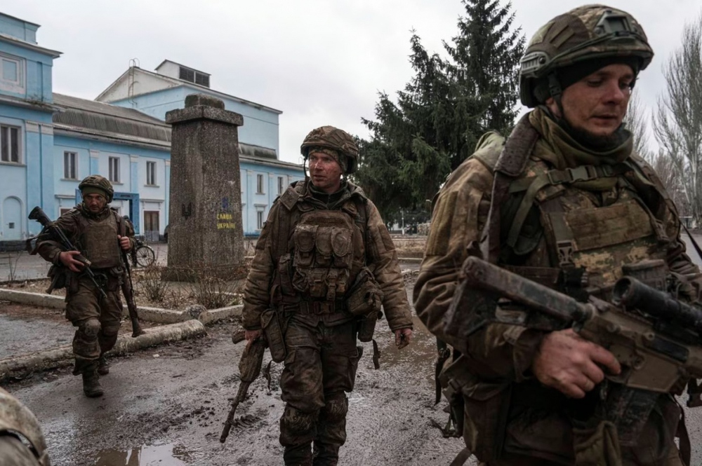 Tình cảnh thiếu thốn của lực lượng Ukraine trong xung đột với Nga ở Bakhmut - ảnh 1