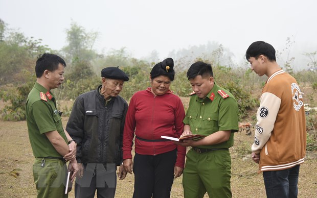 Trung úy Thào A Khư góp phần gìn giữ bình yên nơi biên giới Điện Biên - ảnh 2