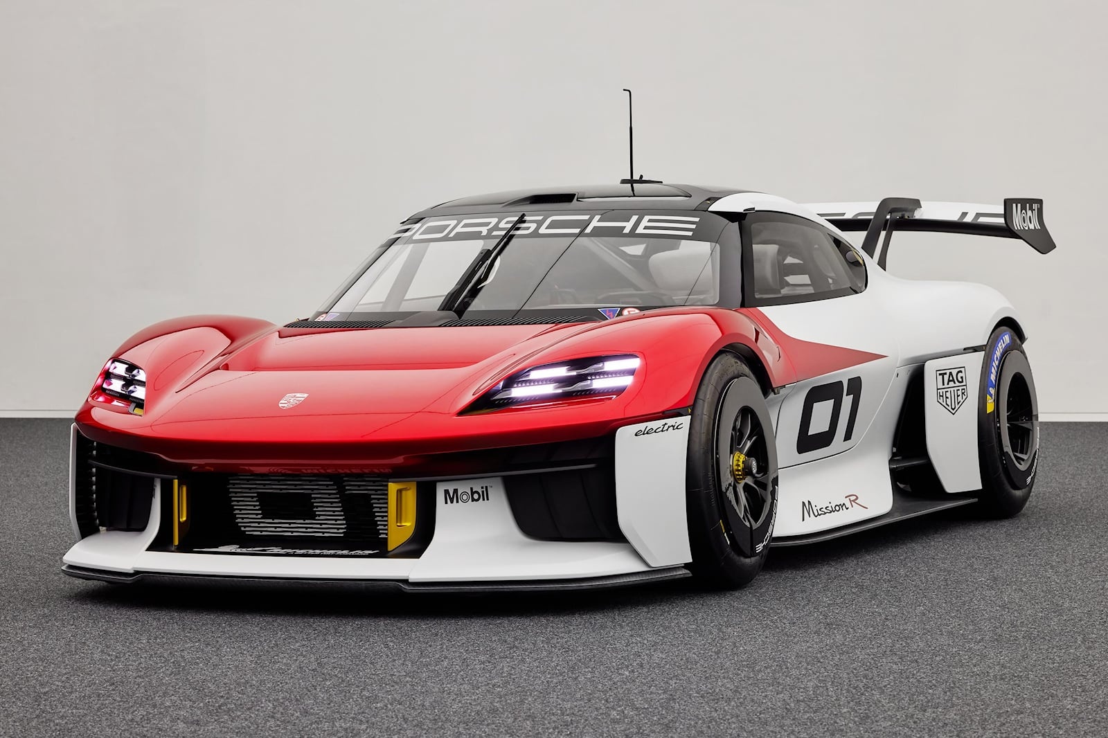 Porsche có kế hoạch tăng giá xe điện trong năm 2023 - ảnh 1