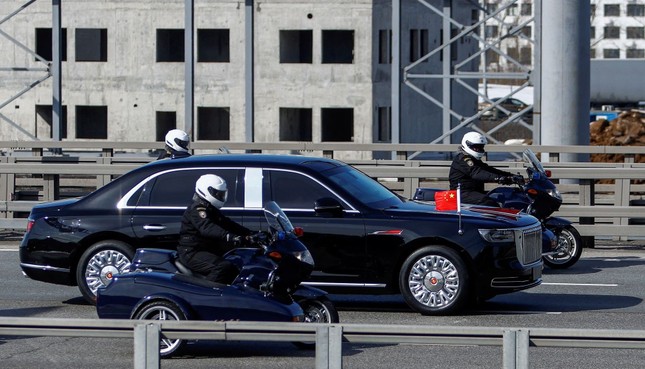 Cận cảnh chiếc limousine Hồng Kỳ được Chủ tịch Trung Quốc Tập Cận Bình sử dụng trong chuyến thăm Nga - ảnh 3