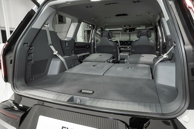 Kia EV9 ra mắt, mẫu SUV 3 hàng ghế hiếm hoi trên thị trường xe điện - ảnh 16