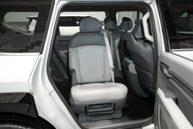 Kia EV9 ra mắt, mẫu SUV 3 hàng ghế hiếm hoi trên thị trường xe điện - ảnh 14
