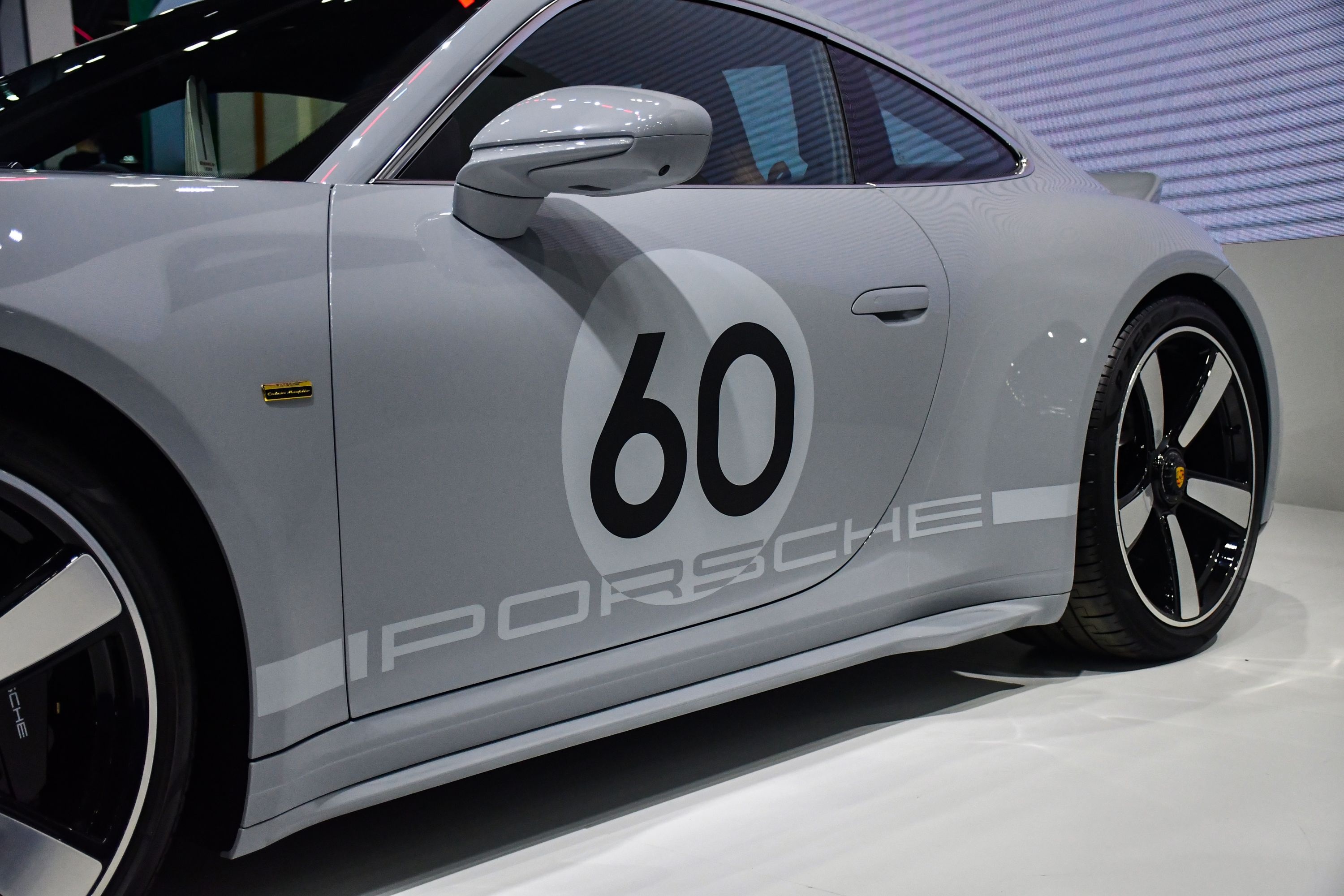 Cận cảnh Porsche 911 Sport Classic sắp về tay Nguyễn Quốc Cường - ảnh 6