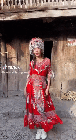 Siêu mẫu Minh Tú khoe hành trình phượt Hà Giang, thích thú diện váy áo dân tộc khiến fans cười nghiêng ngả: “Vậy là đã dịu dàng dữ chưa?” - ảnh 12