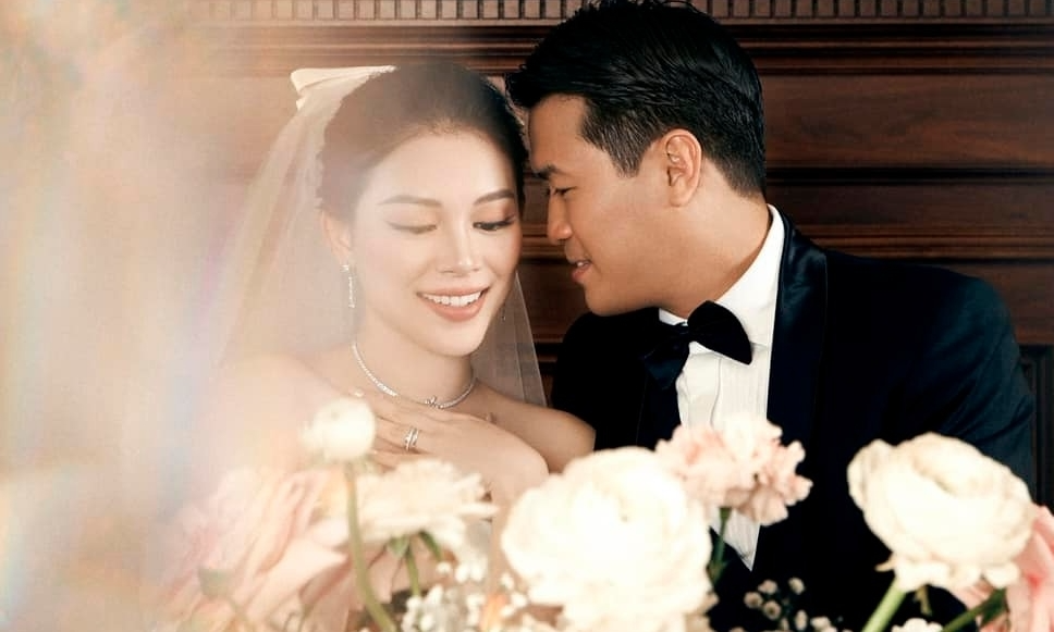 Cận cảnh những hộp quà đắt đỏ mà vợ chồng Linh Rin - Phillip Nguyễn tặng khách dự đám cưới - ảnh 3