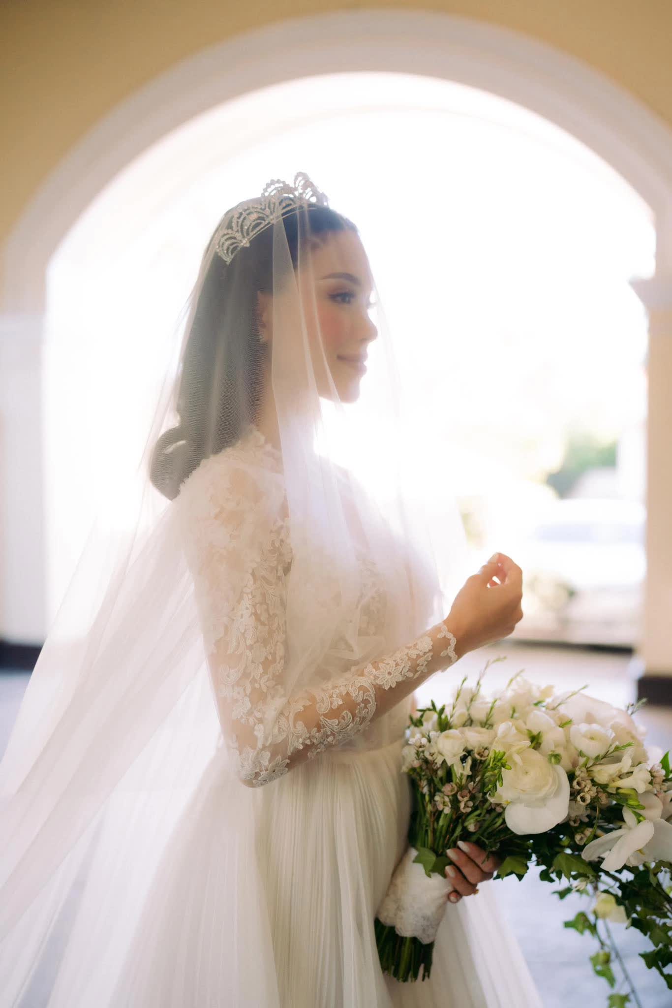 Vợ chồng Linh Rin - Phillip Nguyễn công khai ảnh cưới ‘full HD’: Chú rể tuyên bố một câu đậm chất ngôn tình, chi tiết hoa cưới của cô dâu gây sốt - ảnh 4