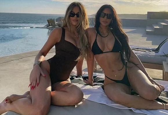 Kim Kardashian bị soi tư thế nhạy cảm khi cùng em gái Khloe tận hưởng kỳ nghỉ ở Los Cabos - ảnh 3