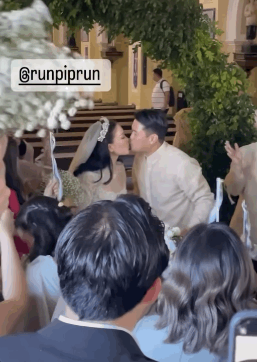 Khoảnh khắc hiếm của Linh Rin - Phillip Nguyễn trong hôn lễ: Cặp đôi cùng khiêu vũ, chú rể xúc động hôn cô dâu - ảnh 4
