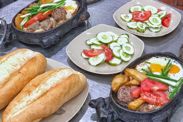 Điểm danh 5 địa chỉ bánh mỳ ngon nức tiếng tại Thủ đô Hà Nội - ảnh 3