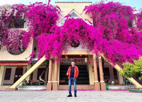 Dân mạng ''phát sốt'' với ngôi trường mầm non được phủ hồng rực rỡ bằng màu hoa giấy ở Sơn La - ảnh 4