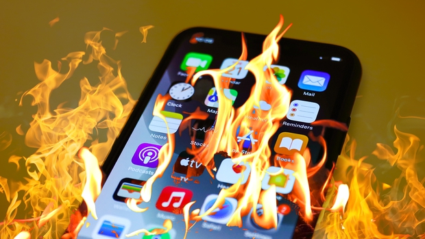 Apple bất ngờ cảnh báo nguy cơ cháy nổ tới hàng triệu người dùng iPhone - ảnh 1