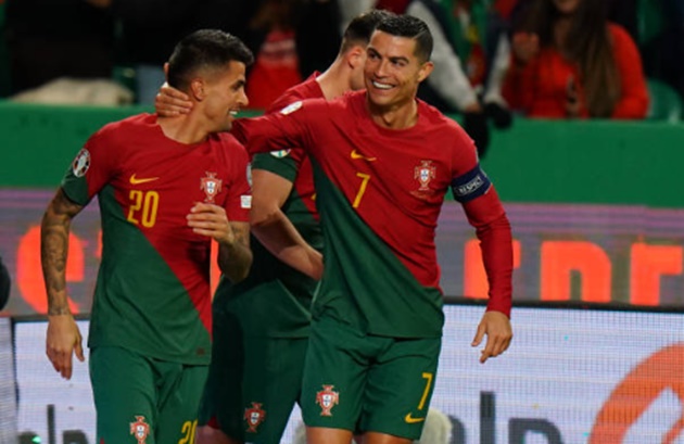 Ronaldo bùng cháy, Martinez khởi đầu như mơ với tuyển BĐN - ảnh 5